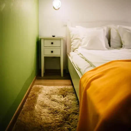 Brassai Square דירה *