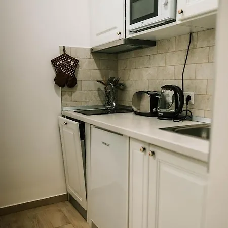 Brassai Square Apartment